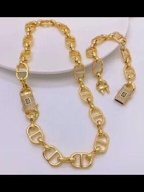 2 Pieces Gold Link Chain Necklace and Bracelet with Decorative Lock Accent